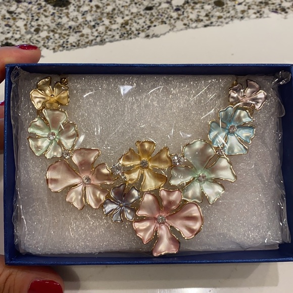 Enameled Flower Necklace - Picture 5 of 5